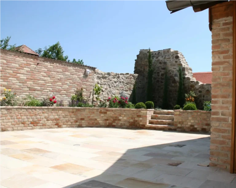 Sandstein - Terrasse Flächen und Mauer