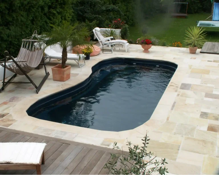Sandstein - Poolumrandung und Terrasse