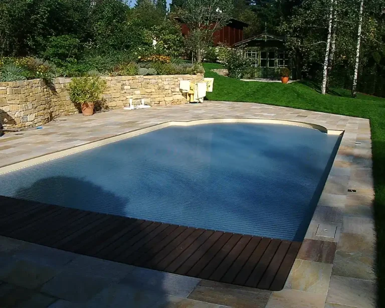 Quarzit - Poolumrandung und Terrasse