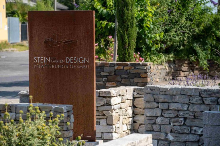 Stein-und-Gartendesign-Mustergarten-Mauer Stein und Gartendesign Mustergarten Mauer