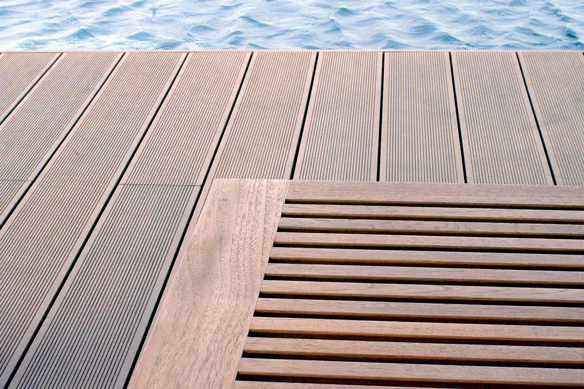 sgd - Langlebig und pflegeleicht Eine Holzterrasse unter einem blauen Himmel