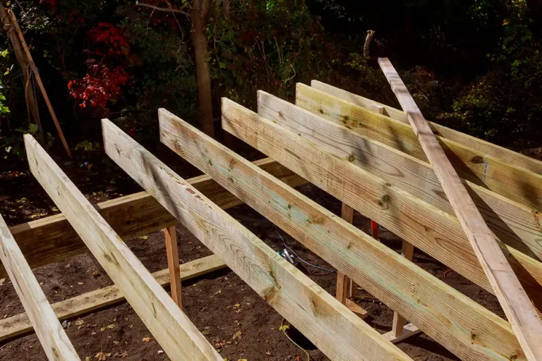 sgd - Gartendesign - header Gneis Luserna - grau Mauer und Stufen